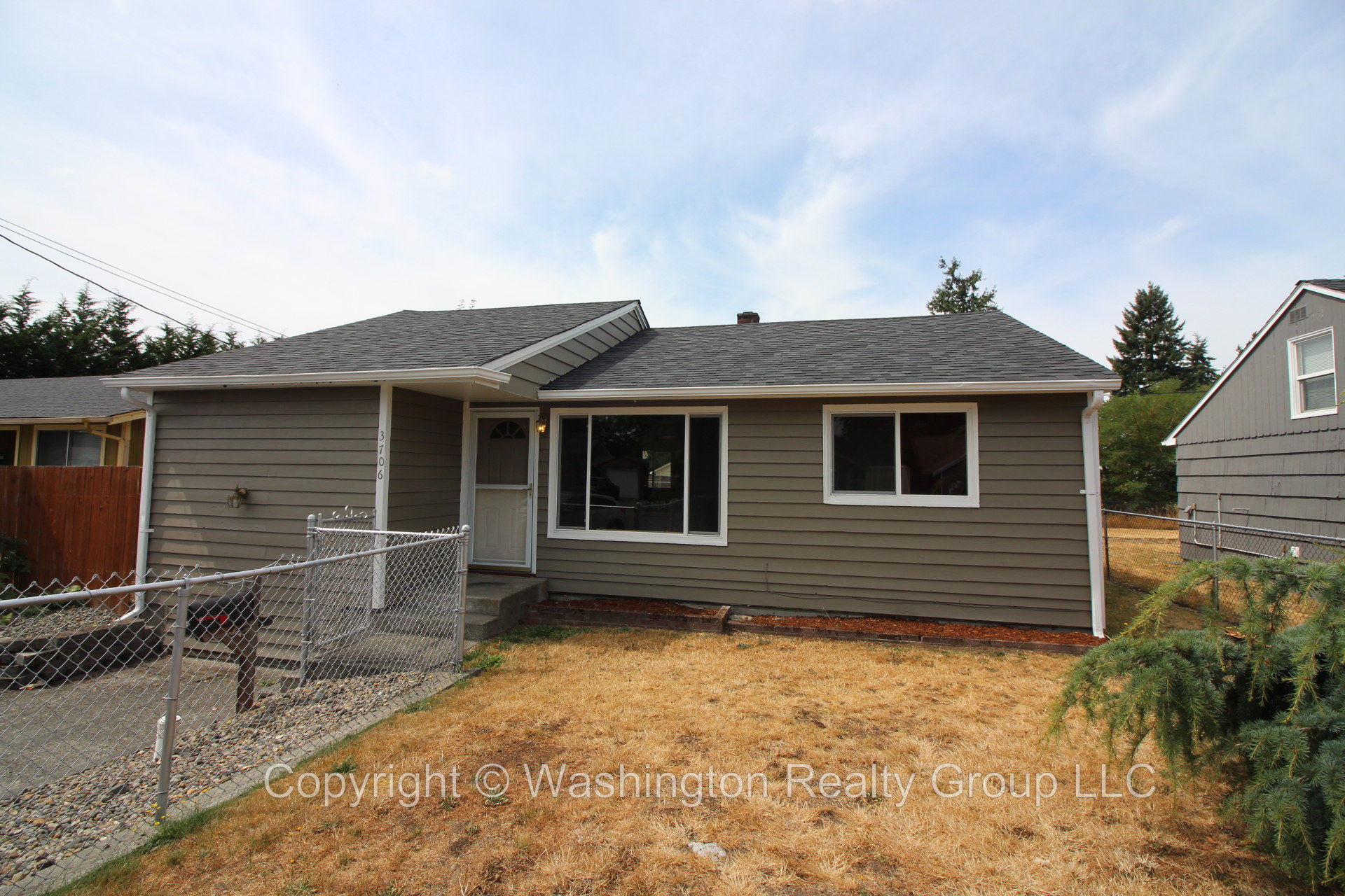 Front yard of Home for sale in Sumner WA
