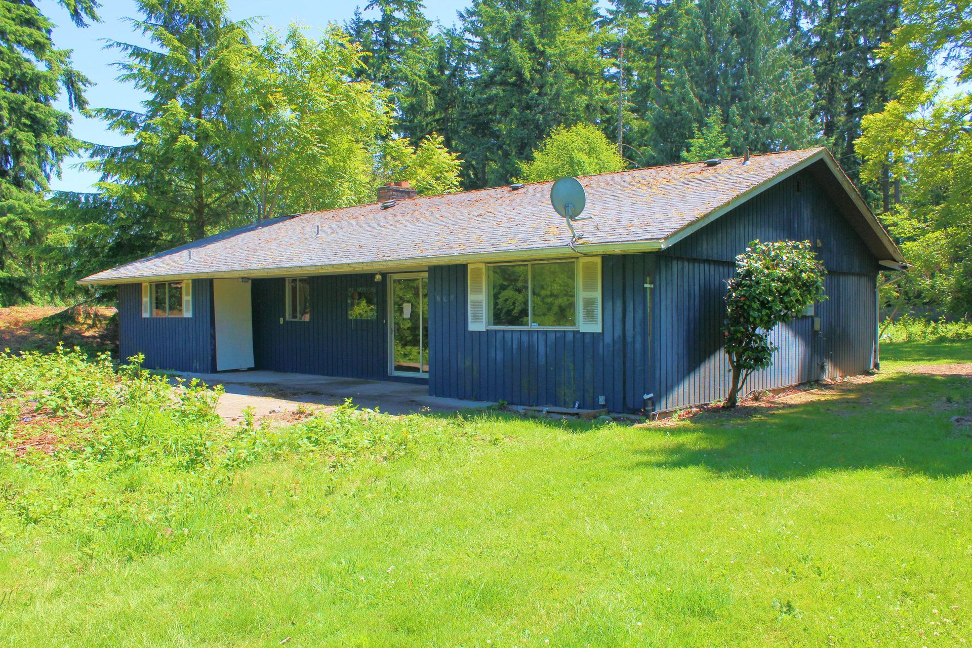 Backyard home for sale in Sumner