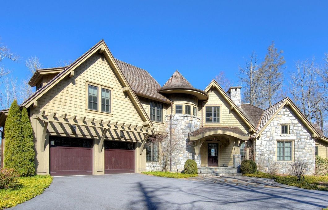 525-high-mountain-drive-exterior-in-mountaintop-golf-and-lake-club