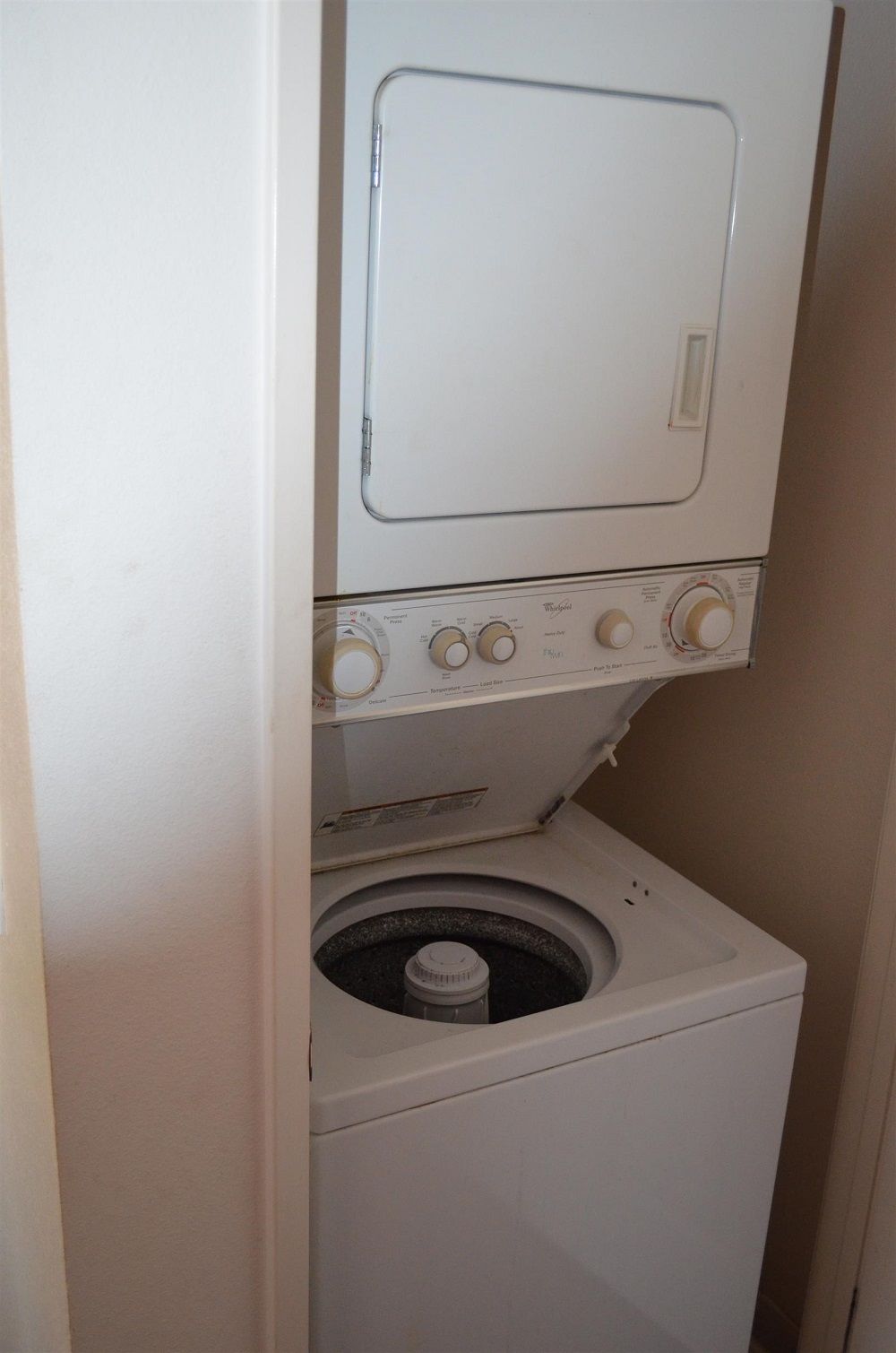 Riverpark Penthouse Condo For Sale laundry