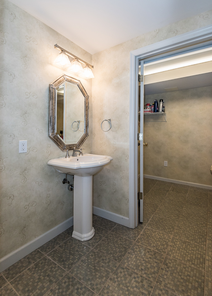 280-portico-drive-k-barks-wc-48-of-57