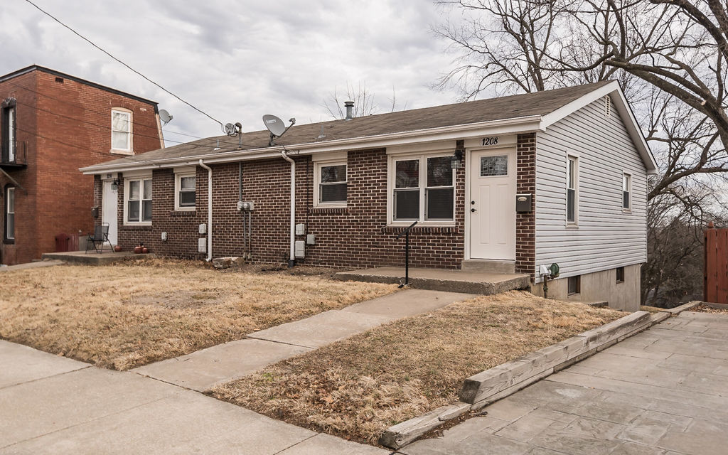 1208-n-5th-st-k-barks-wc-3-of-27