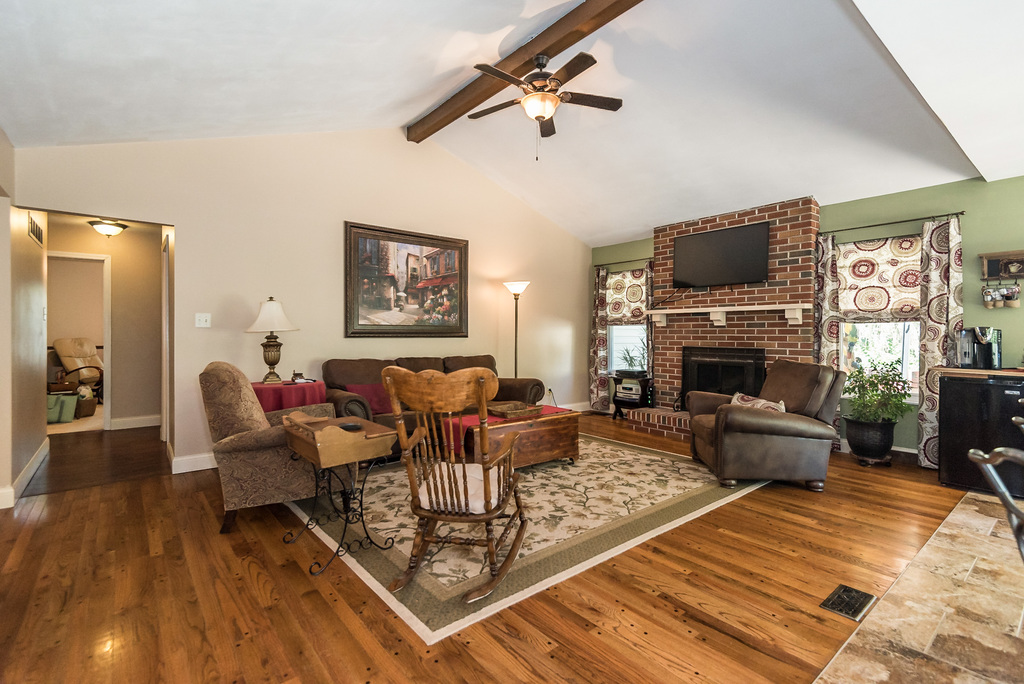 585 Rolling Glen Lane - K Barks - WC (22 of 60)