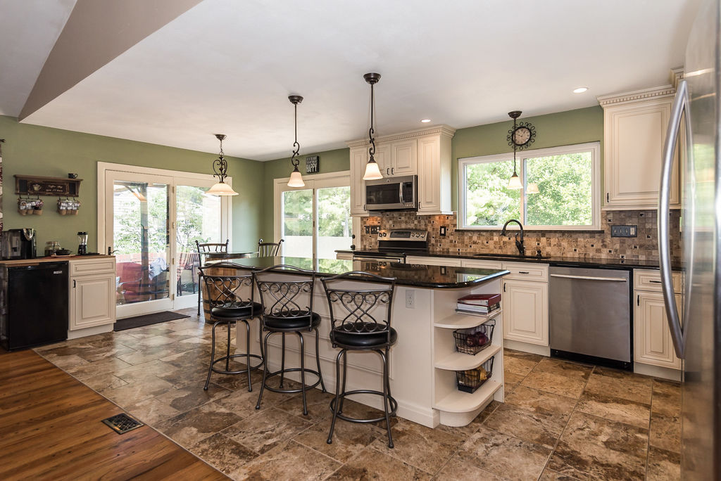585 Rolling Glen Lane - K Barks - WC (28 of 60)
