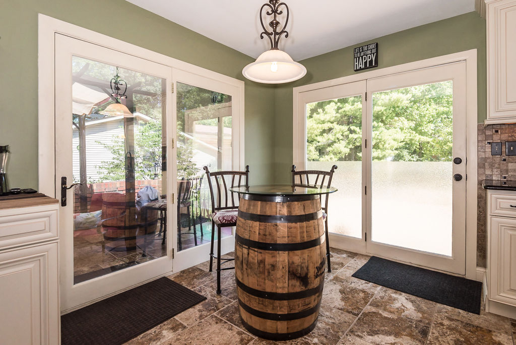 585 Rolling Glen Lane - K Barks - WC (30 of 60)