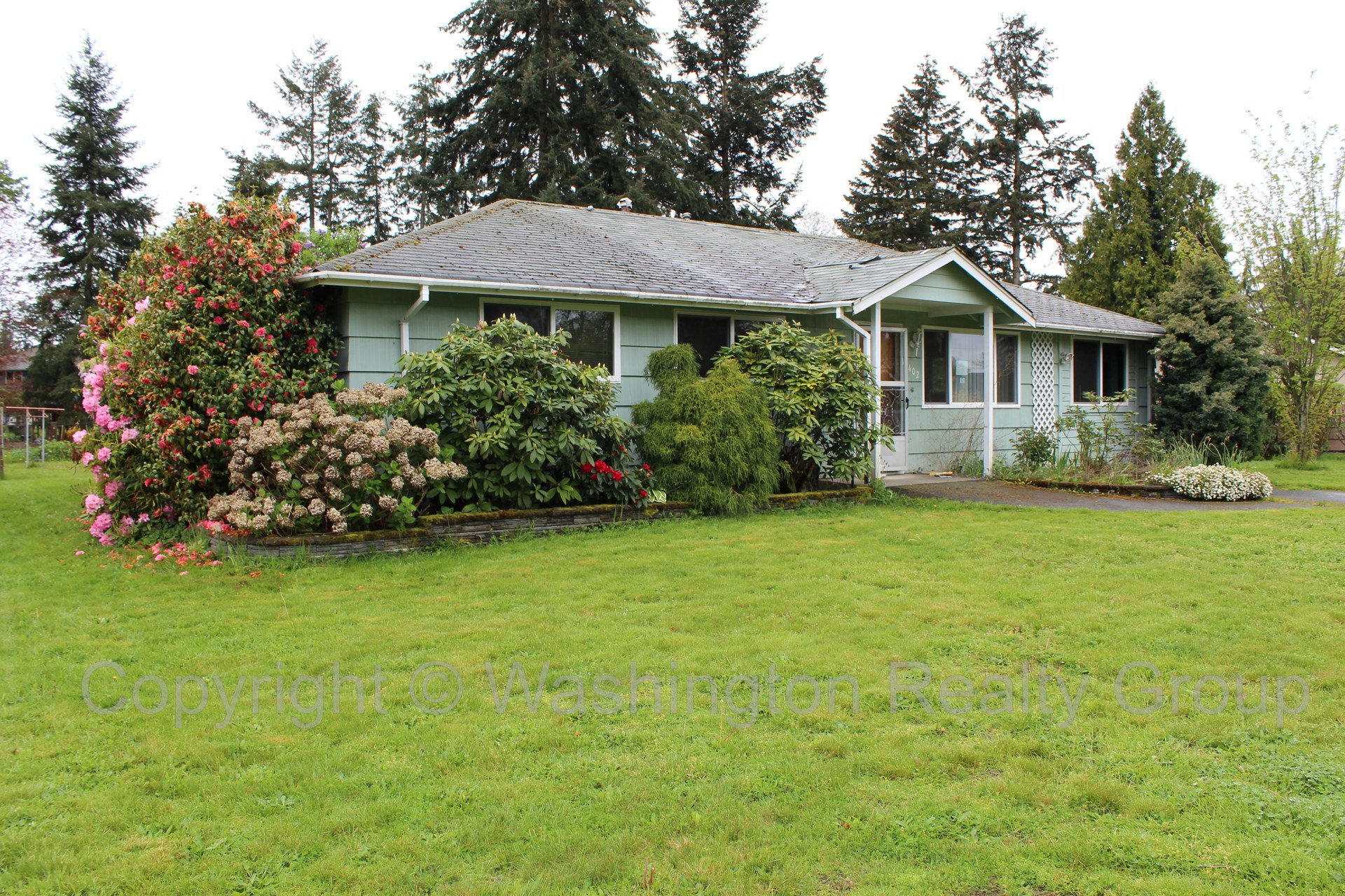Front yard of Home for sale in Sumner WA