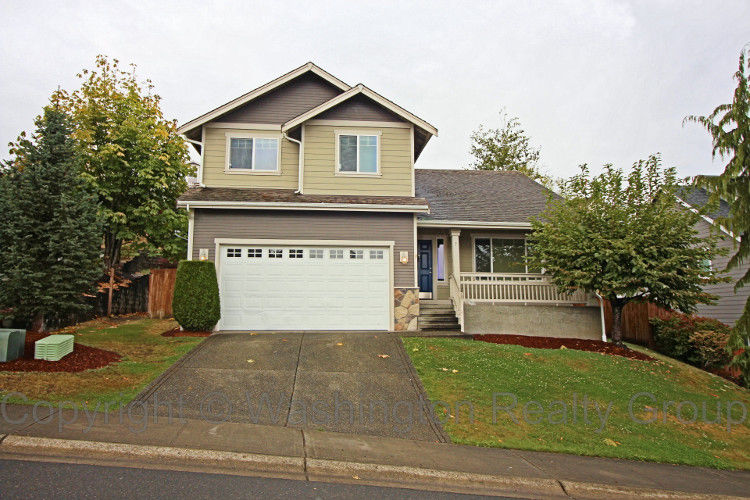 Front yard of Home for sale in Sumner WA