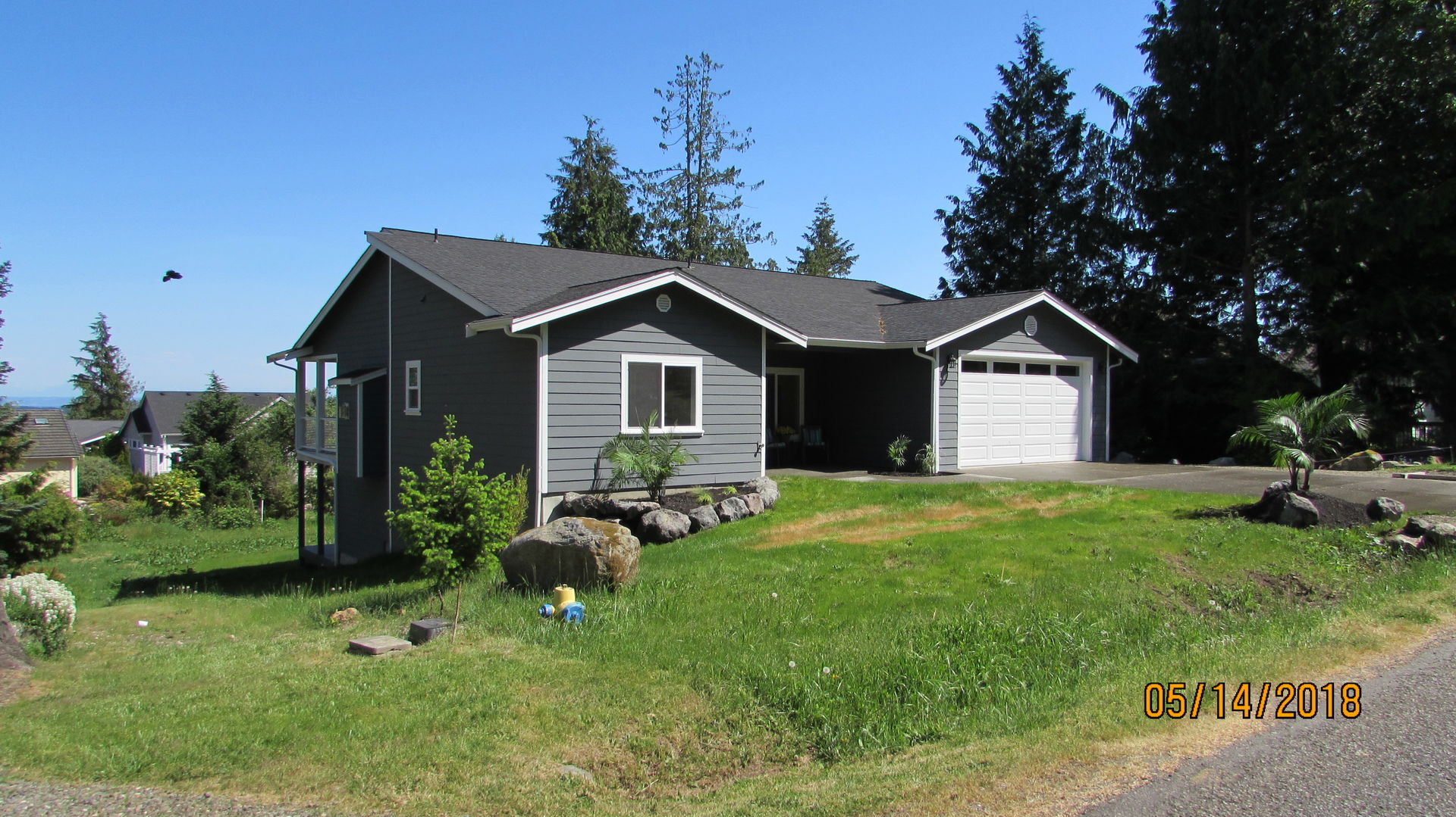 Front yard of Home for sale in Sumner WA