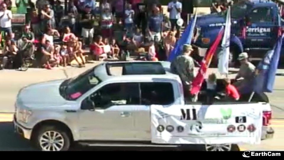 brighton mi webcam july 4 parade