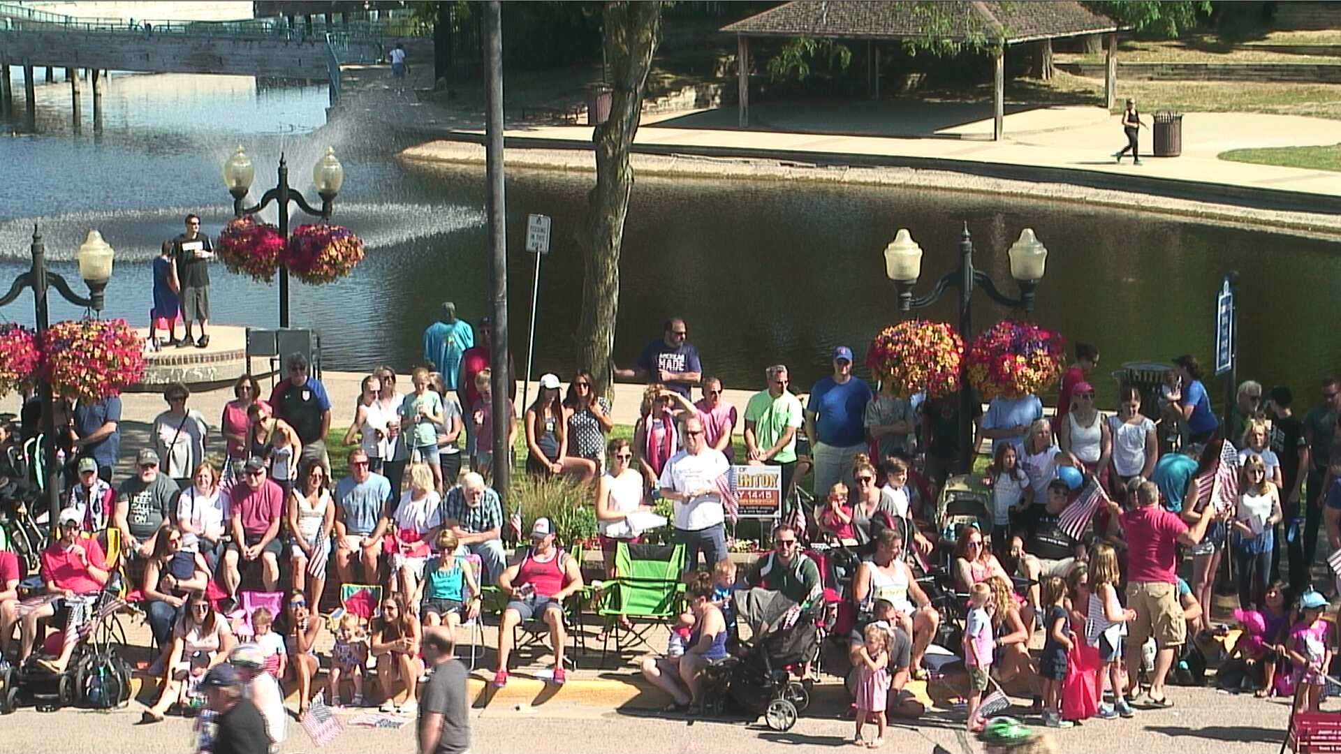 crowd on camera of brighton webscam