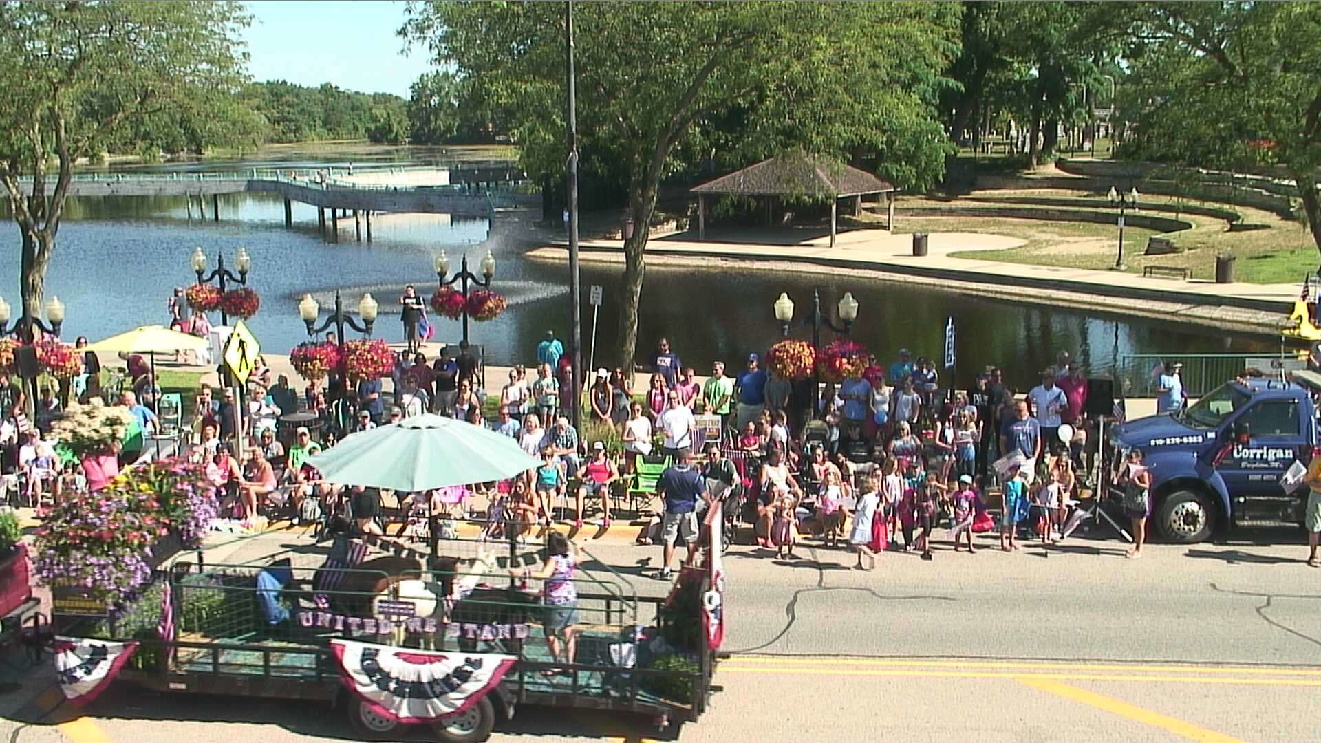 brighton mi webcam july 4 parade