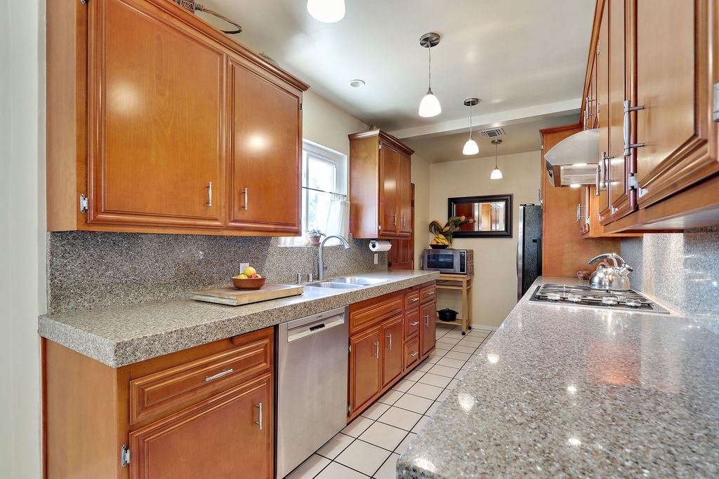 2154 Golden Ave.