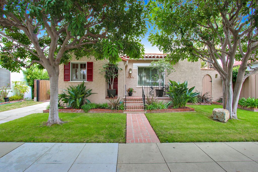 2154 Golden Ave