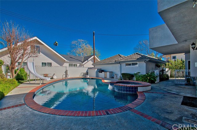 Pool Homes
