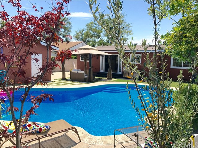 Pool Homes