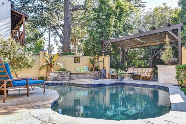 Pool Homes