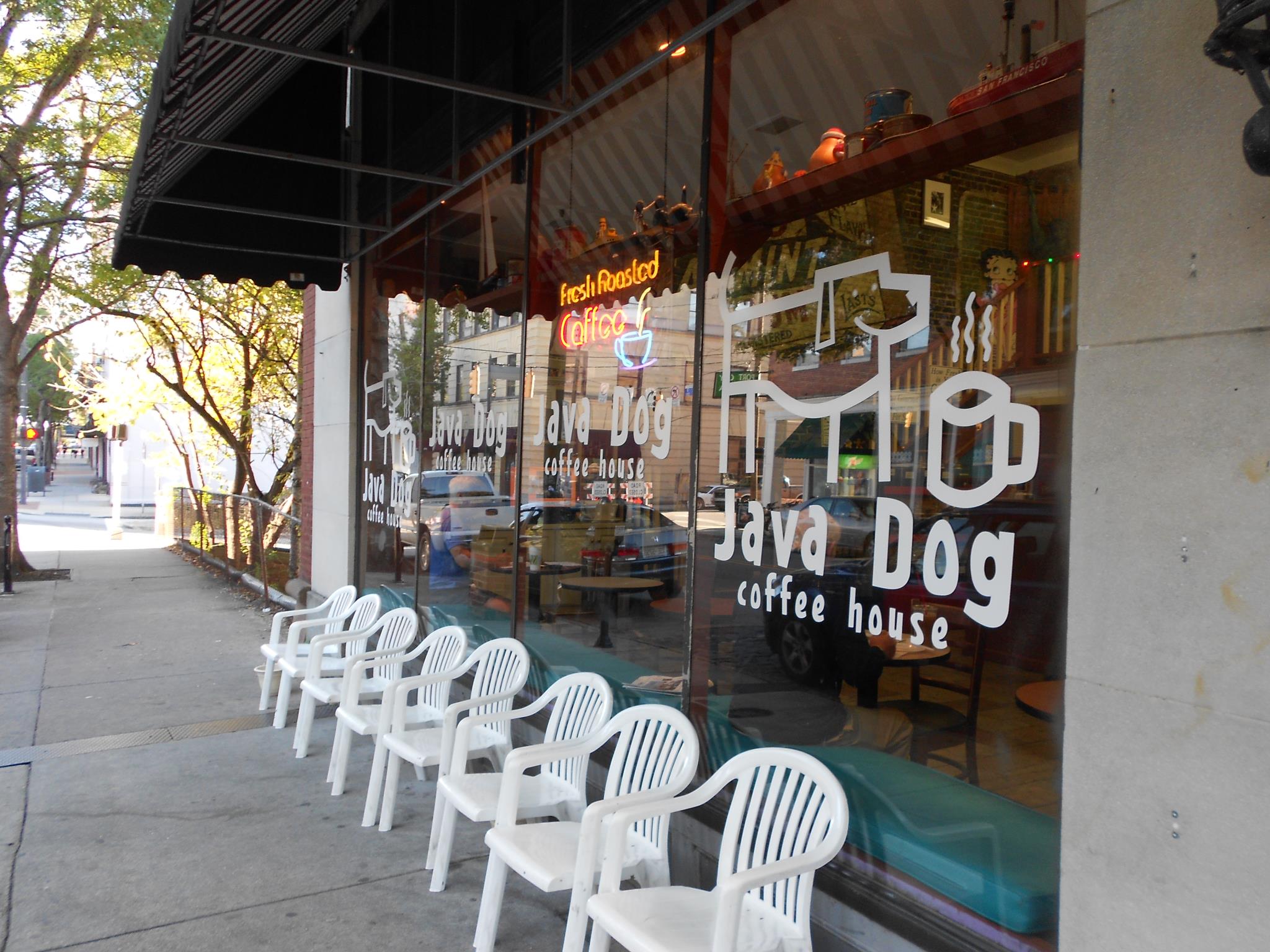 Front of Java Dog in Wilmington NC