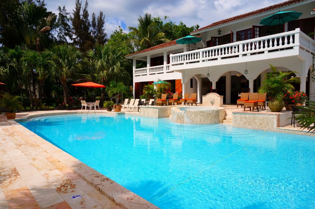 Luxury Home with Concrete Pool